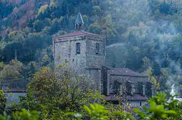 Reyno de Navarra - Isaba 8 - parroquia de san Cipriano.jpg